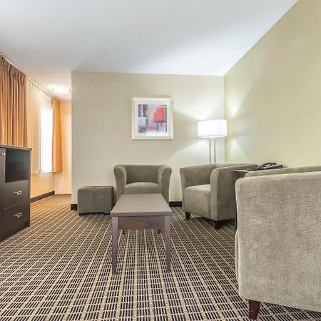 Quality Inn & Suites Downtown Windsor, On, Canada Eksteriør billede