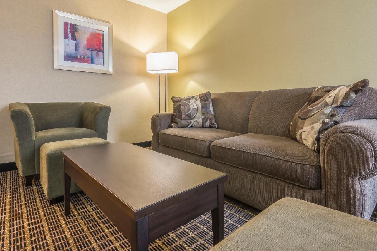 Quality Inn & Suites Downtown Windsor Eksteriør billede