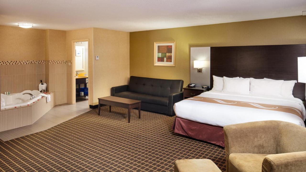 Quality Inn & Suites Downtown Windsor Eksteriør billede