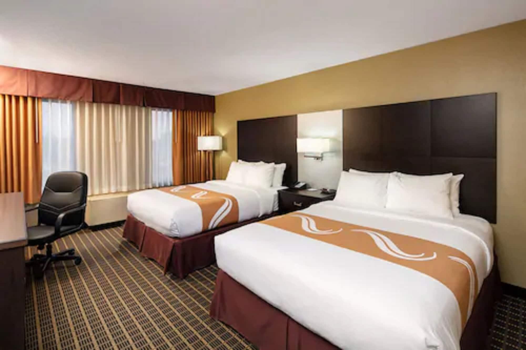 Quality Inn & Suites Downtown Windsor Eksteriør billede