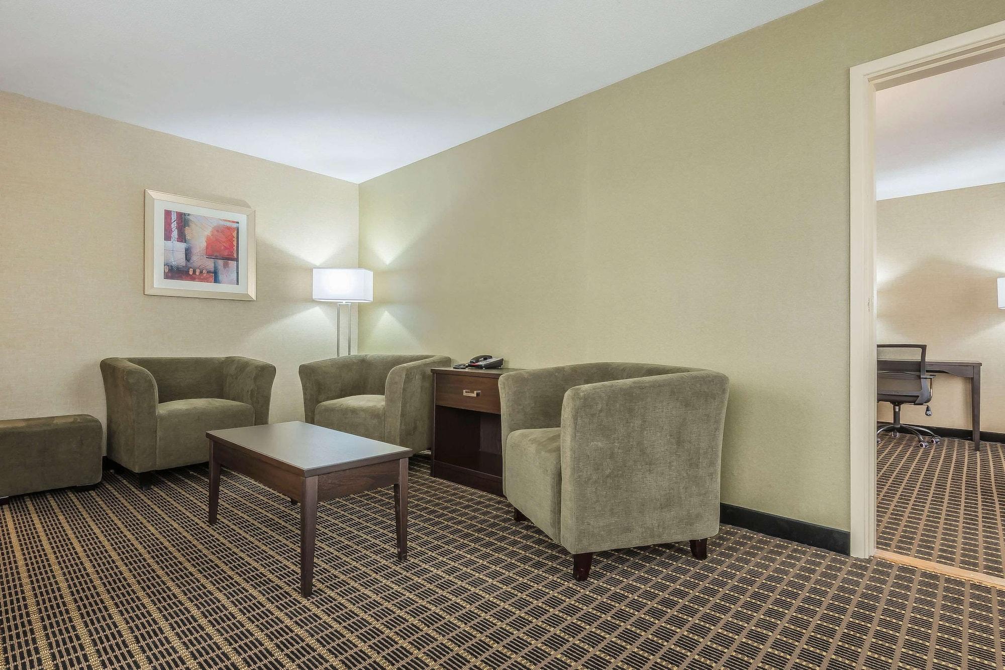 Quality Inn & Suites Downtown Windsor Eksteriør billede