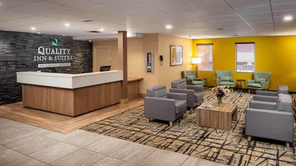 Quality Inn & Suites Downtown Windsor Eksteriør billede