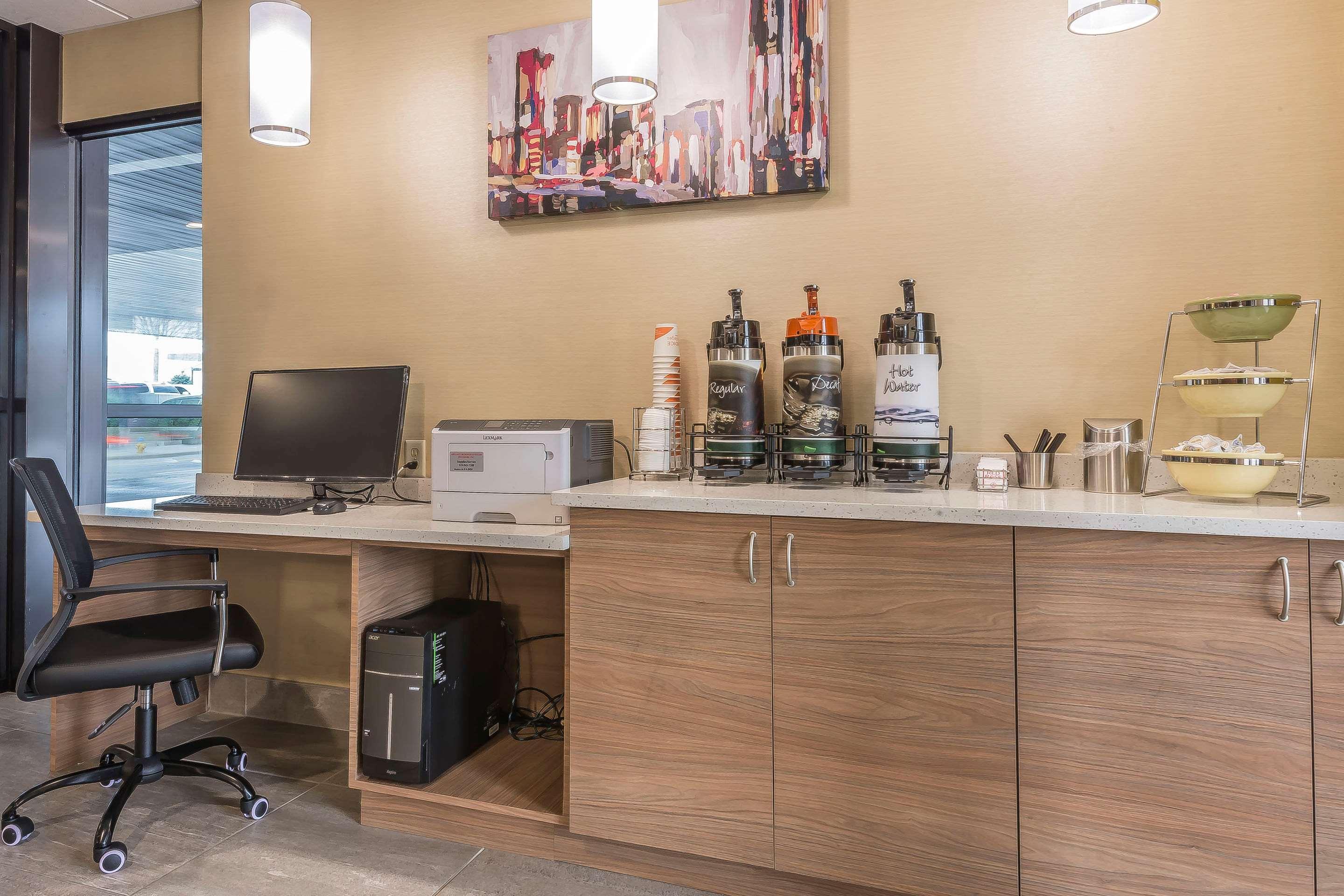 Quality Inn & Suites Downtown Windsor Eksteriør billede