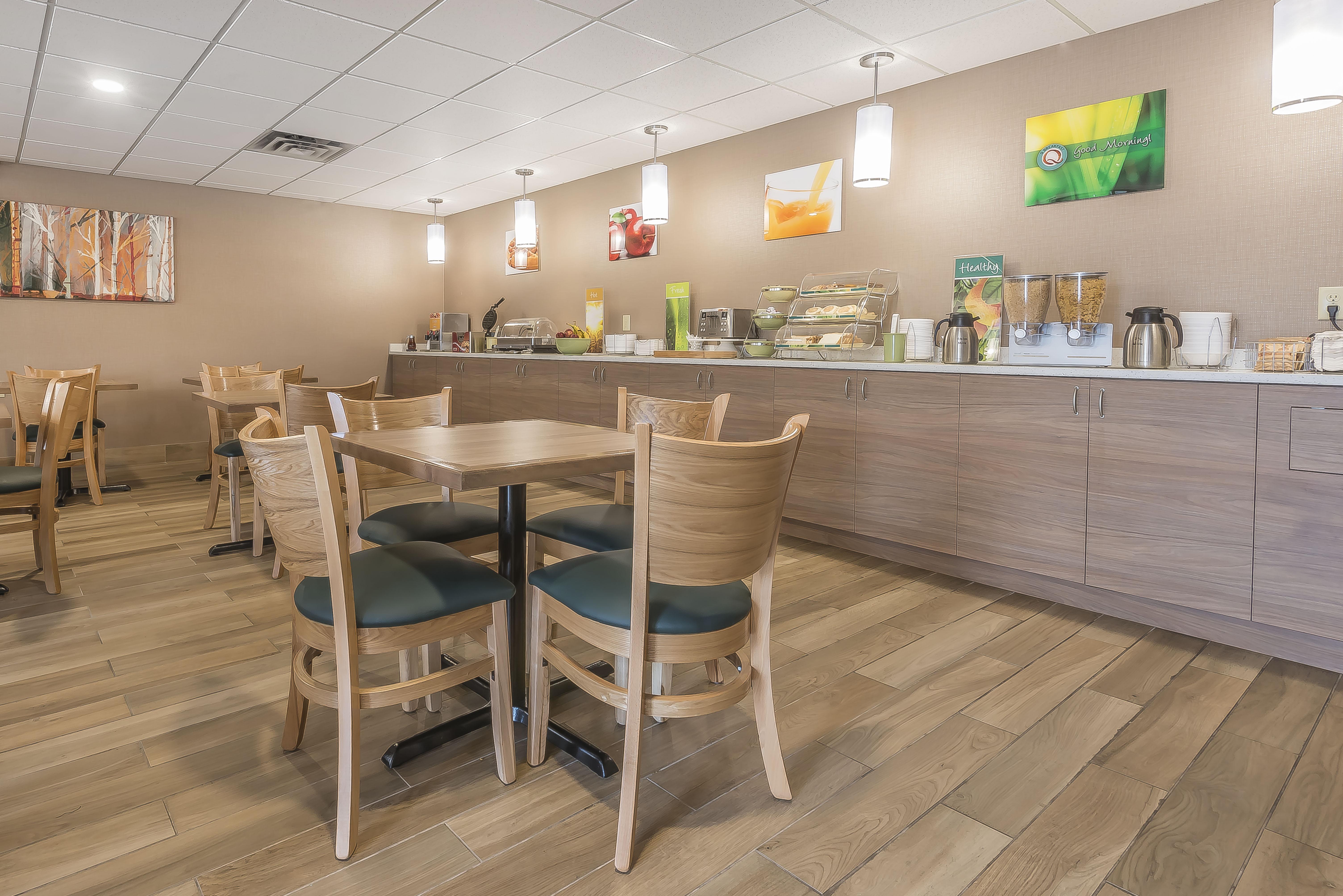 Quality Inn & Suites Downtown Windsor Eksteriør billede