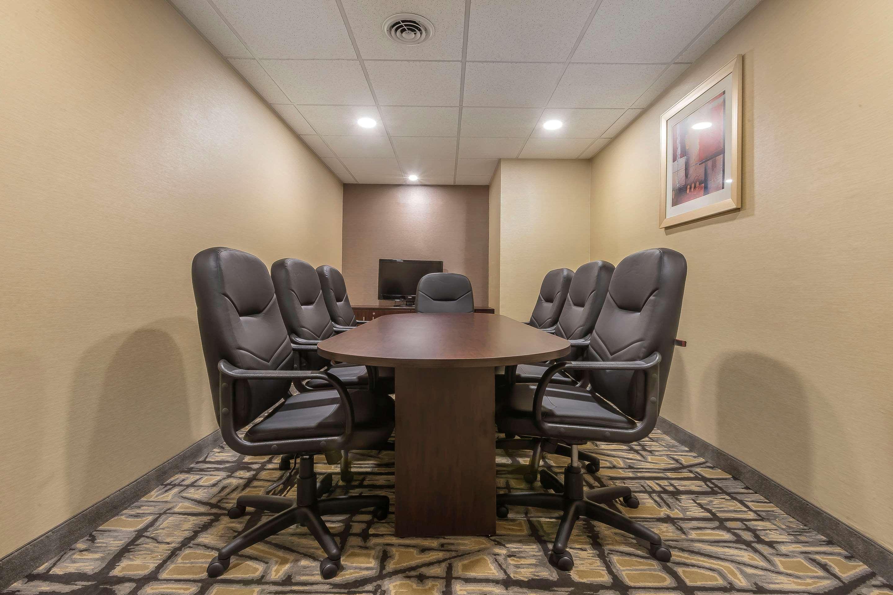 Quality Inn & Suites Downtown Windsor Eksteriør billede