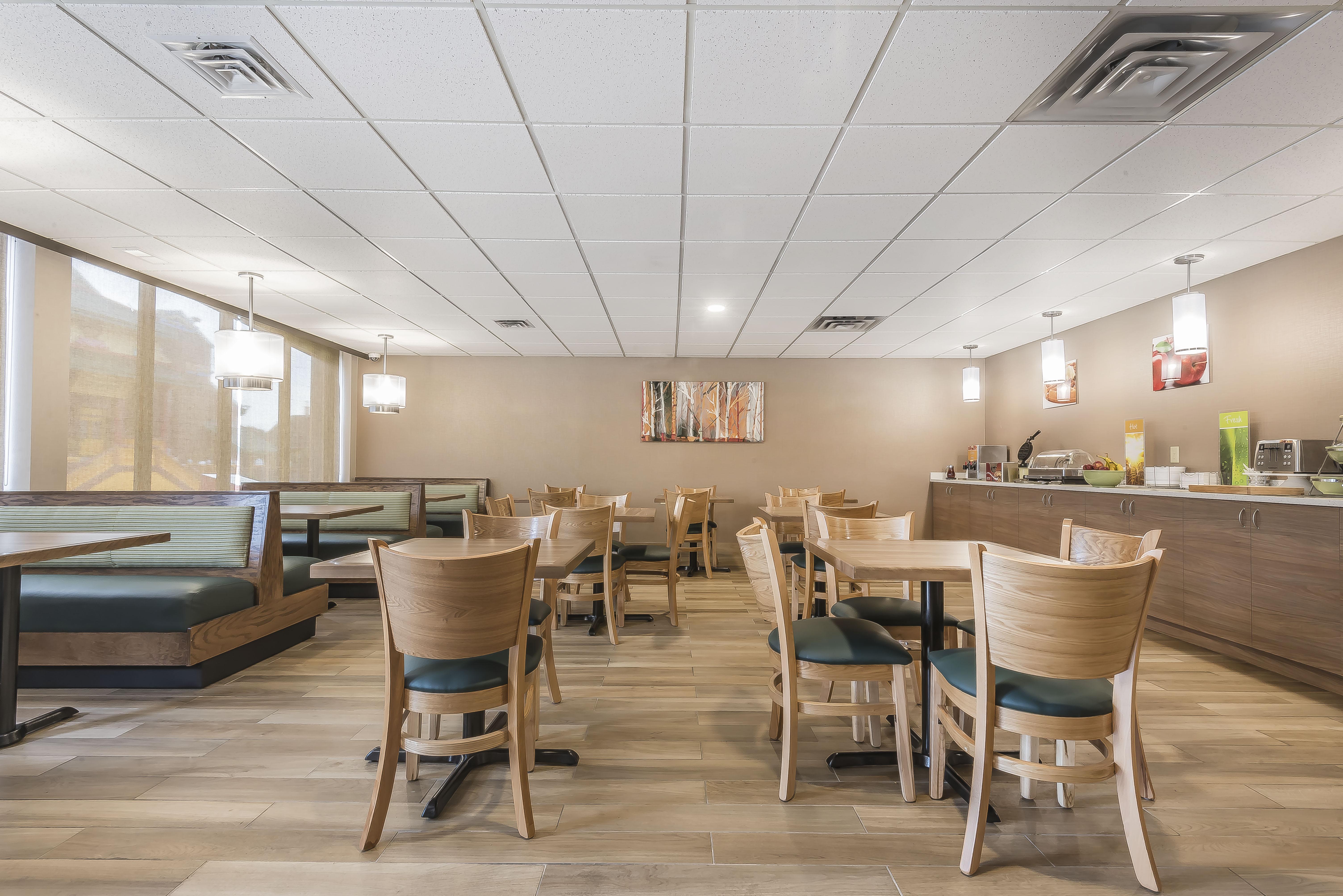 Quality Inn & Suites Downtown Windsor Eksteriør billede