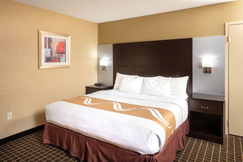 Quality Inn & Suites Downtown Windsor Eksteriør billede