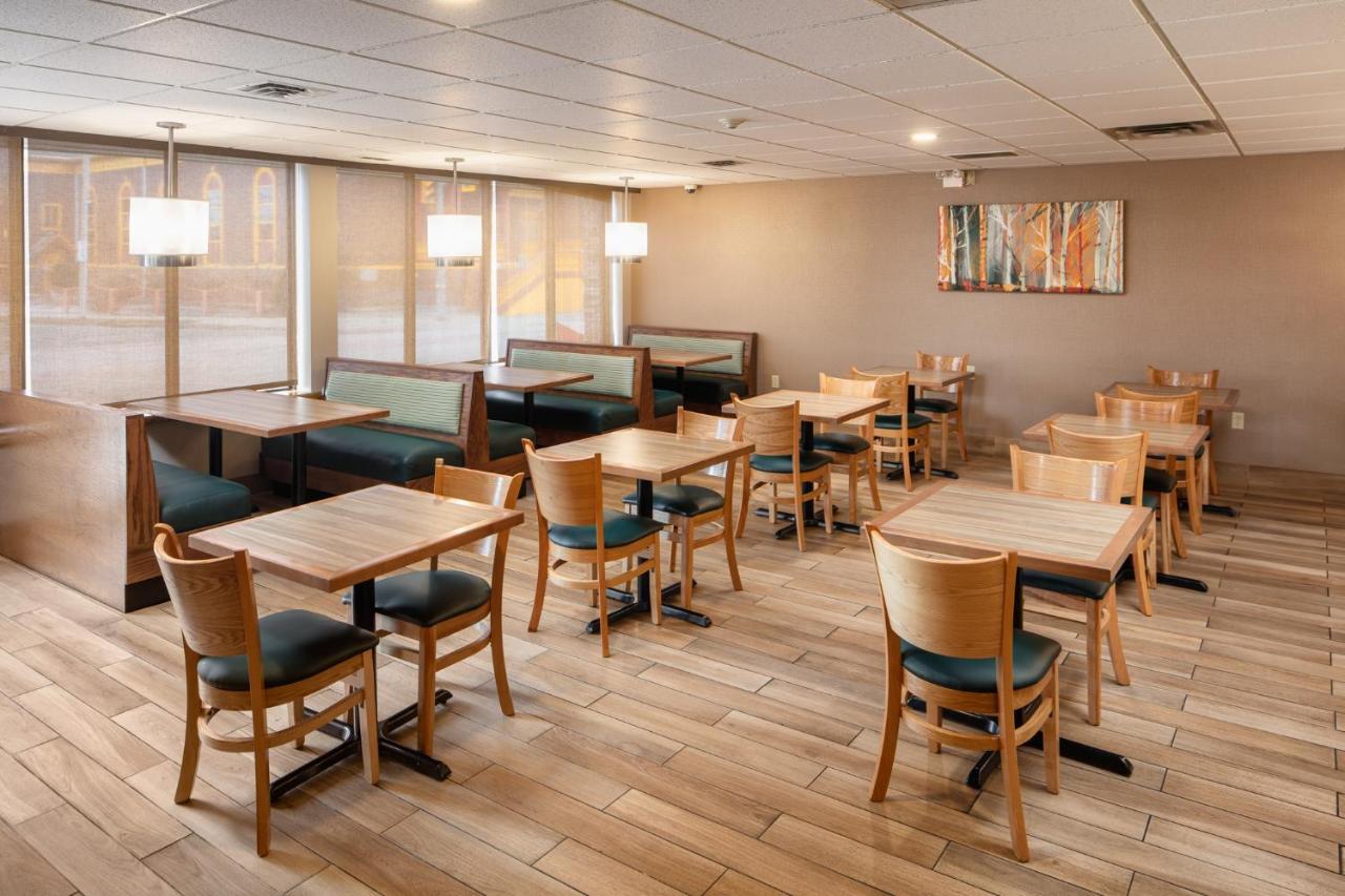 Quality Inn & Suites Downtown Windsor Eksteriør billede