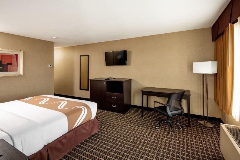 Quality Inn & Suites Downtown Windsor Eksteriør billede